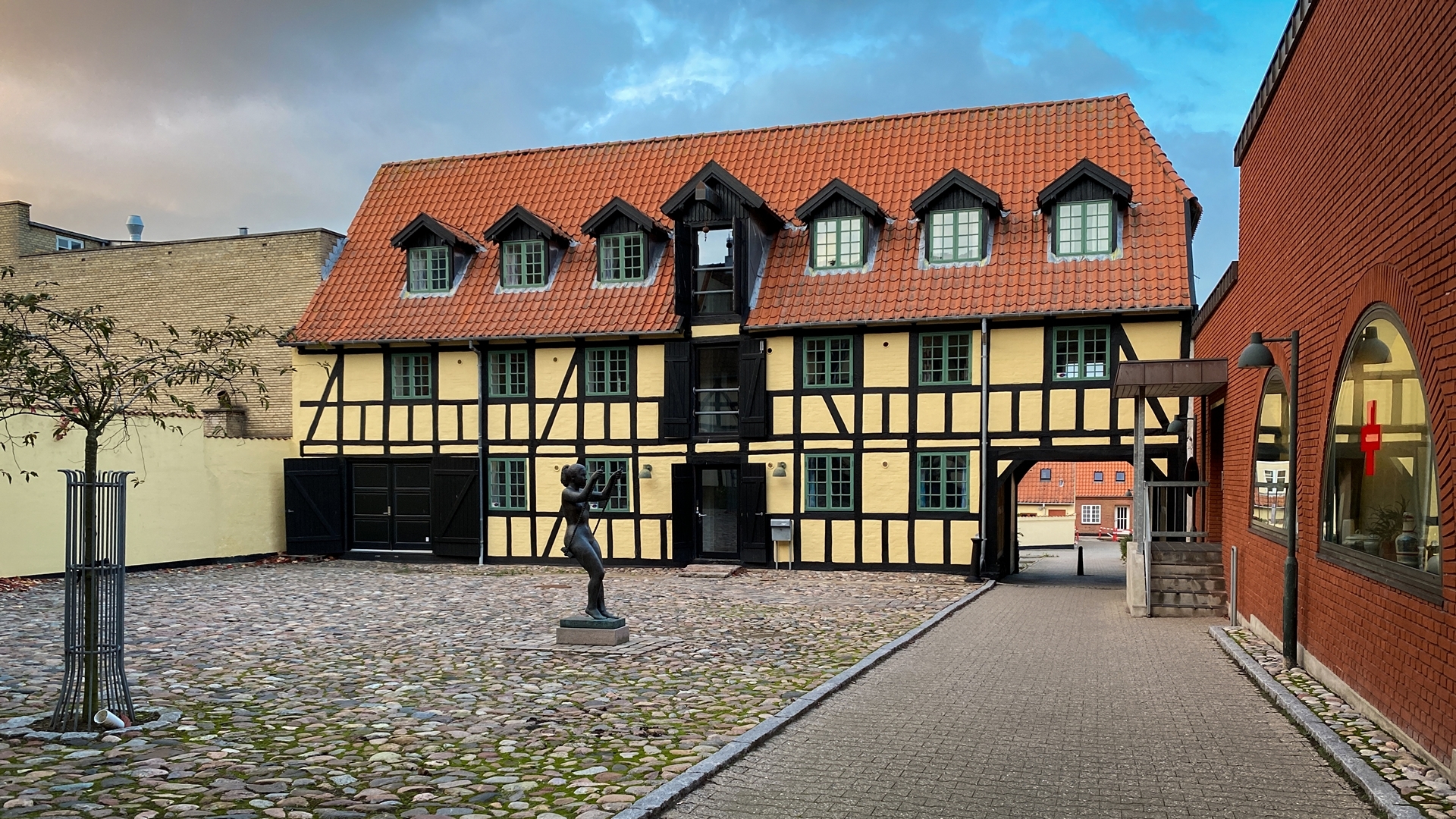 MF-10-15 - Arkitektur